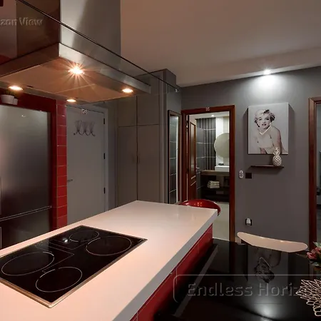 Endless Horizon View - Free Private Parking Including & Guest Bonus 아파트 플라야 파라이소